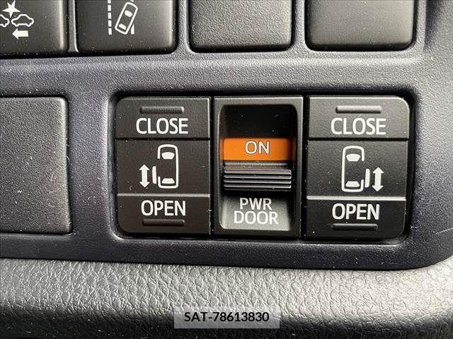 Toyota VOXY HYBRID 2016-04 242901-5