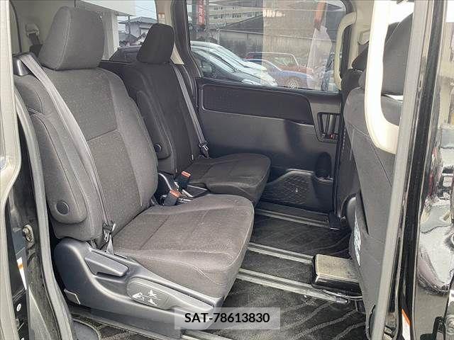 Toyota VOXY HYBRID 2016-04 242901-18