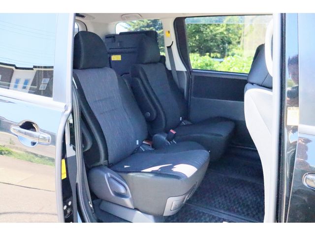 Toyota VOXY 2010-08 10121-19