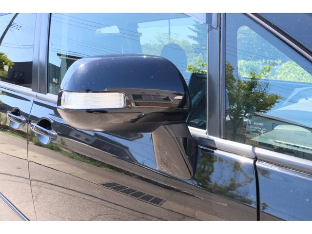 Toyota VOXY 2010-08 10121-6