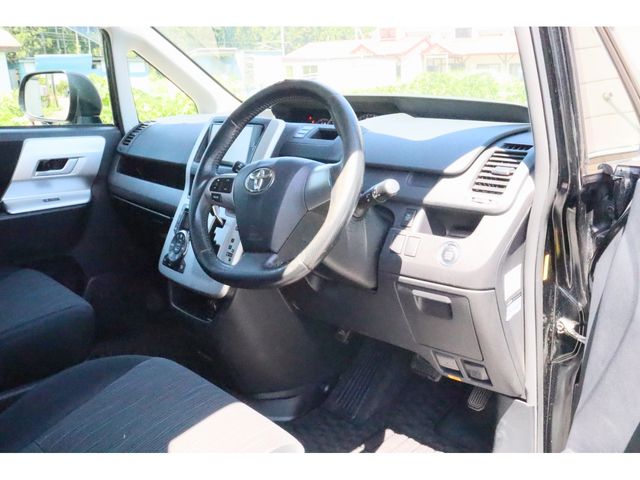 Toyota VOXY 2010-08 10121-14