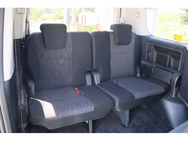Toyota VOXY 2010-08 10121-20