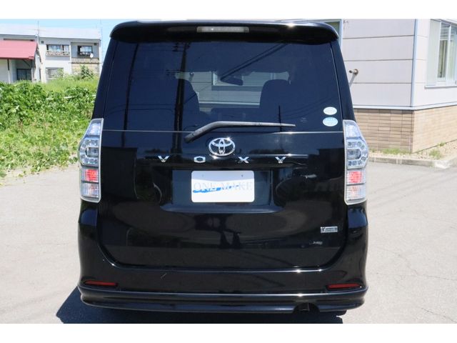 Toyota VOXY 2010-08 10121-7