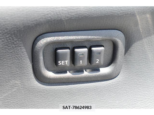 Nissan ELGRAND 2019-10 269552-15