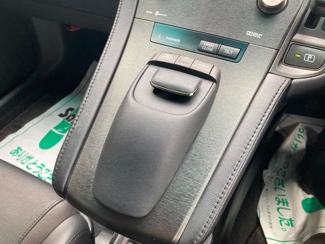 Lexus HS 2013-02 5592-7