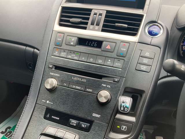 Lexus HS 2013-02 5592-6