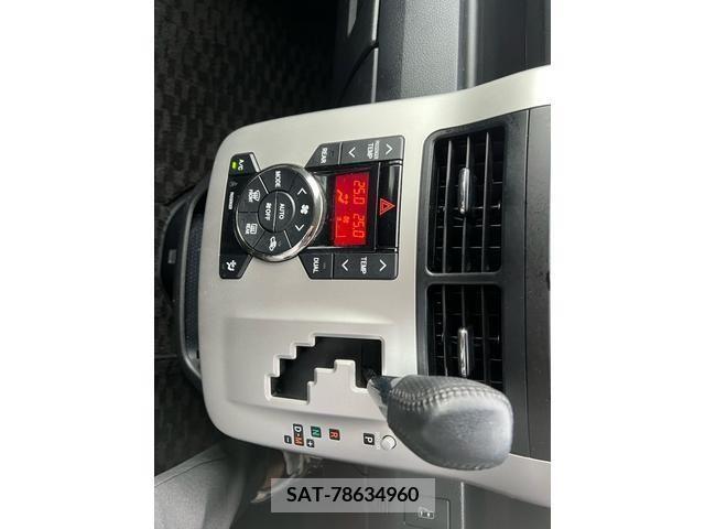 Toyota VOXY 2011-07 289232-10