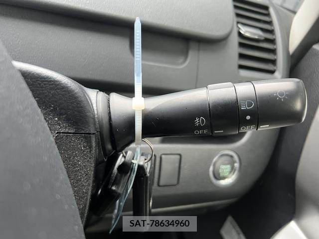 Toyota VOXY 2011-07 289232-9