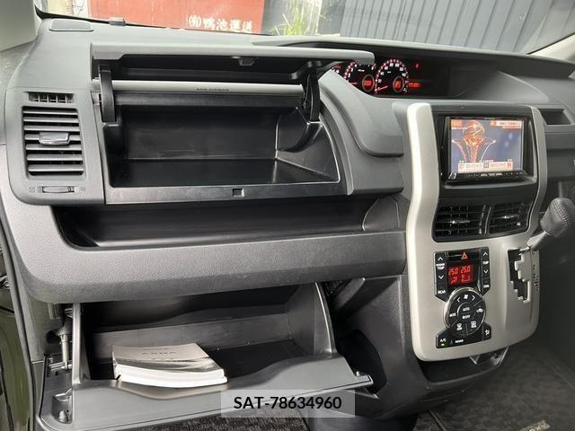 Toyota VOXY 2011-07 289232-7