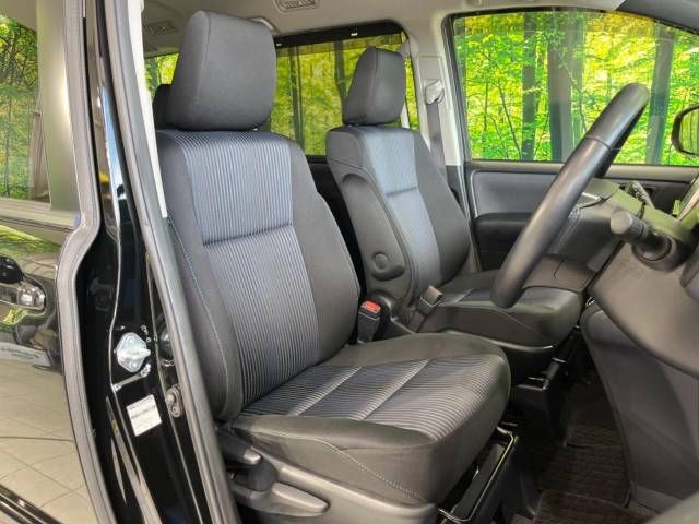 Toyota VOXY 2014-03 19851-8