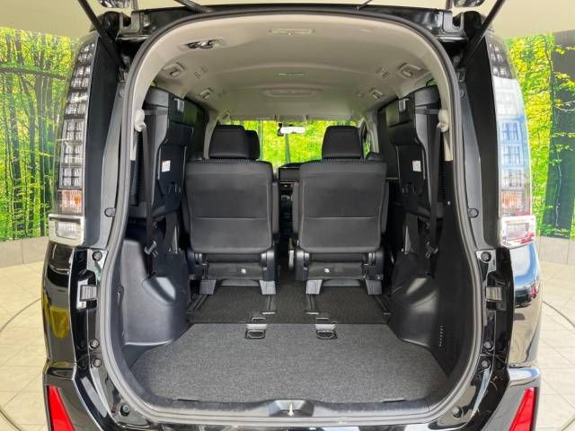 Toyota VOXY 2014-03 19851-11