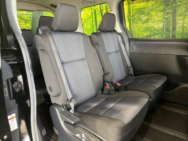 Toyota VOXY 2014-03 19851-9