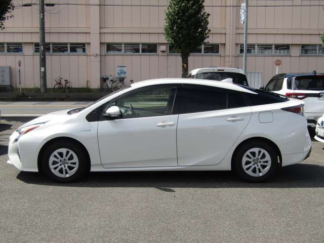 Toyota PRIUS 2016-06 182677-18
