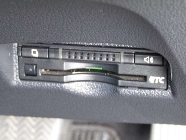 Toyota PRIUS 2016-06 182677-6