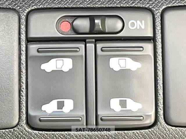 Honda e 2011-10 394303-5