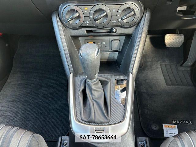Mazda MAZDA2 2022-02 336910-21