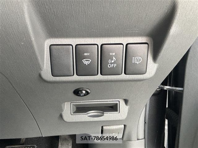 Toyota PRIUS ALPHA 2012-02 283477-10
