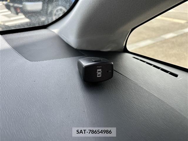 Toyota PRIUS ALPHA 2012-02 283477-13