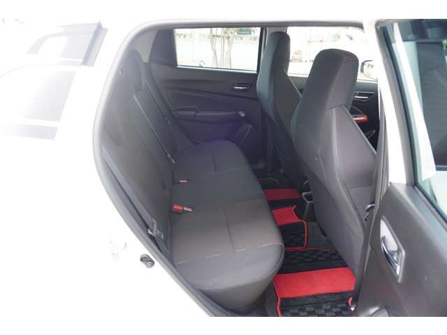 Suzuki SWIFT 2018-02 187355-6