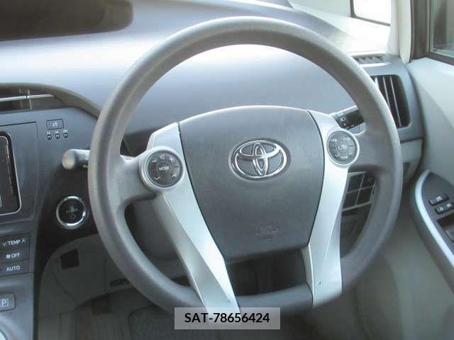 Toyota PRIUS 2011-03 208358-10