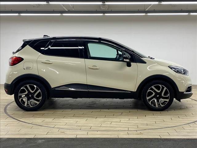 Renault CAPTUR 2014-06 14430-14