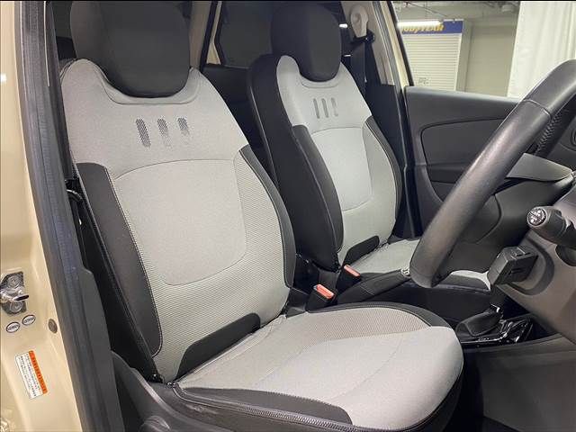 Renault CAPTUR 2014-06 14430-2