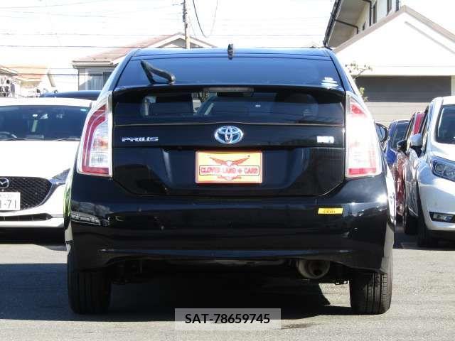 Toyota PRIUS 2014-08 224847-5