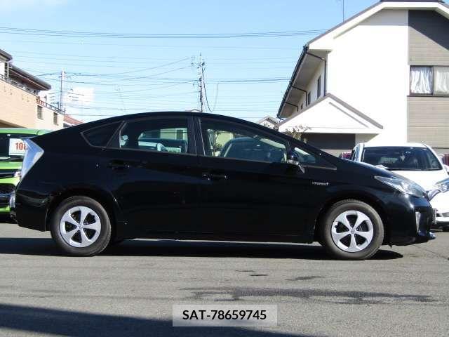 Toyota PRIUS 2014-08 224847-3