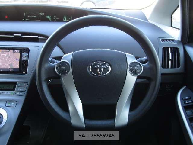 Toyota PRIUS 2014-08 224847-15
