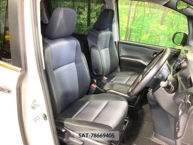 Toyota VOXY 2015-09 321456-7