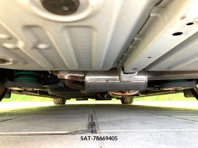 Toyota VOXY 2015-09 321456-19