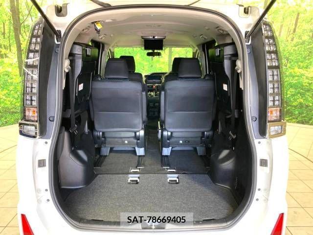 Toyota VOXY 2015-09 321456-10