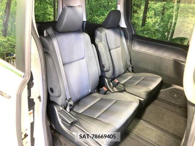 Toyota VOXY 2015-09 321456-8