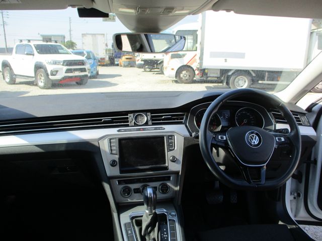 VolksWagen PASSAT 2017-02 196512-2