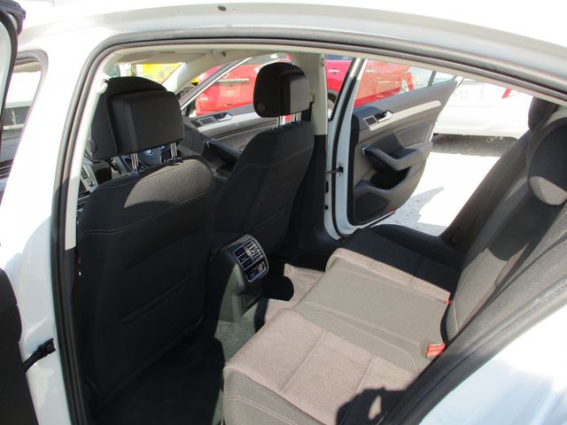 VolksWagen PASSAT 2017-02 196512-12