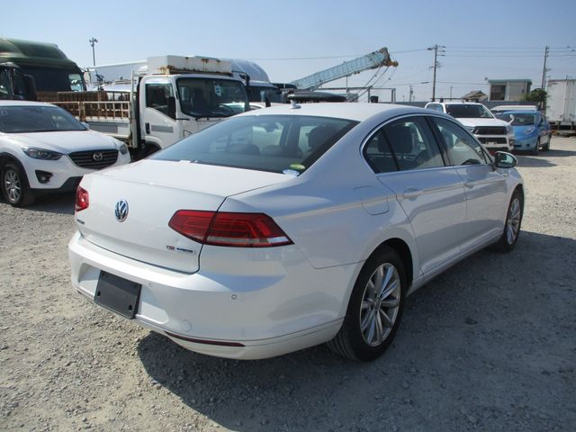 VolksWagen PASSAT 2017-02 196512-4