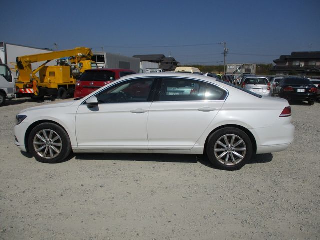 VolksWagen PASSAT 2017-02 196512-6