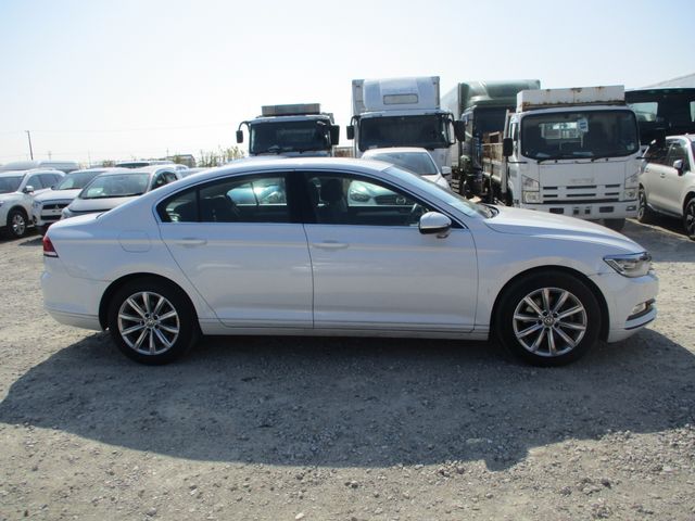 VolksWagen PASSAT 2017-02 196512-7