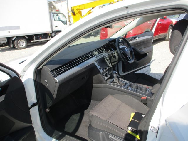 VolksWagen PASSAT 2017-02 196512-11
