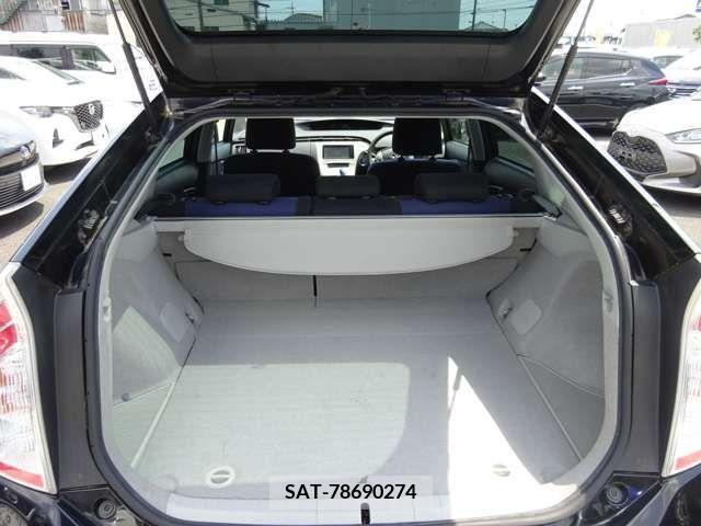 Toyota PRIUS 2015-01 348640-8