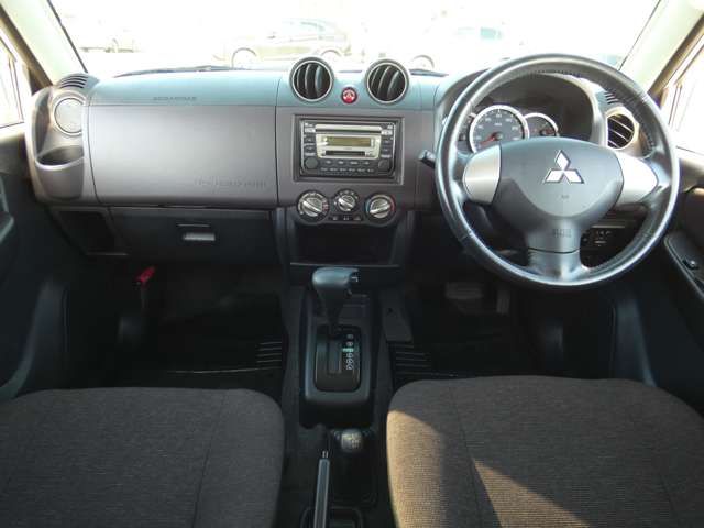 Mitsubishi PAJERO MINI 2009-08 18703-4