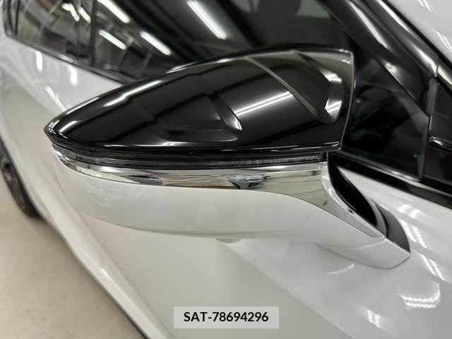 Lexus IS 2024-02 354889-16