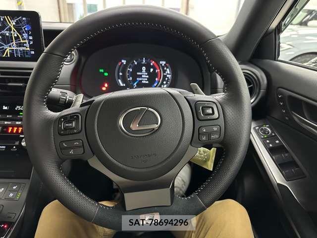 Lexus IS 2024-02 354889-12