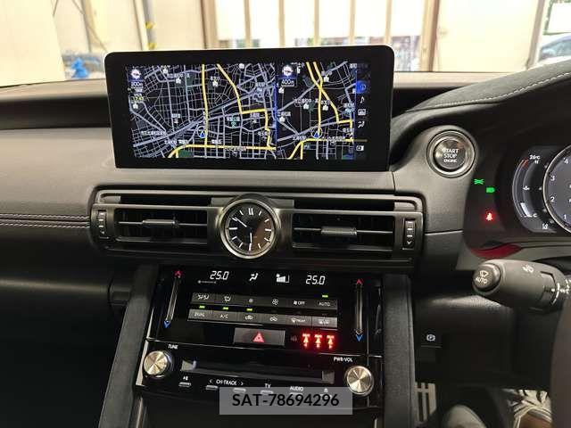 Lexus IS 2024-02 354889-11