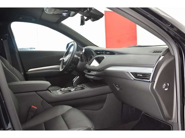 Cadillac XT4 2023-02 25200-14
