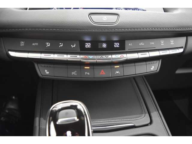 Cadillac XT4 2023-02 25200-8