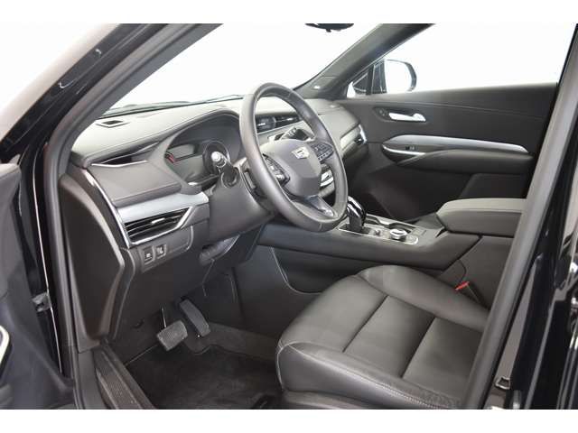 Cadillac XT4 2023-02 25200-13