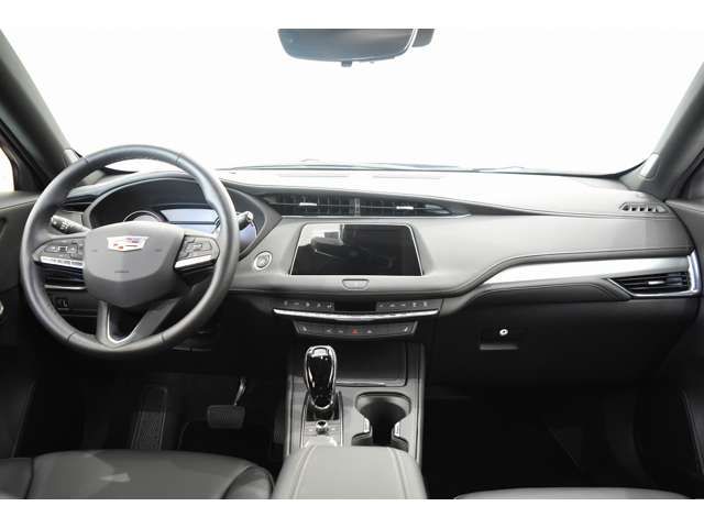 Cadillac XT4 2023-02 25200-7