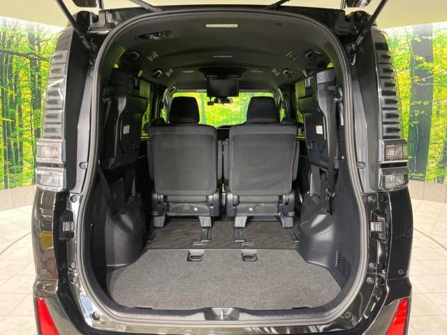 Toyota VOXY 2019-11 183995-11