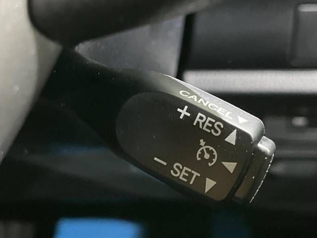 Toyota VOXY 2019-11 183995-6